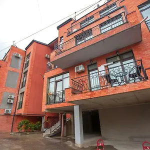 https://new-2-bedrooms-apartment-with-balcony-old-city.alltbilisihotels.com